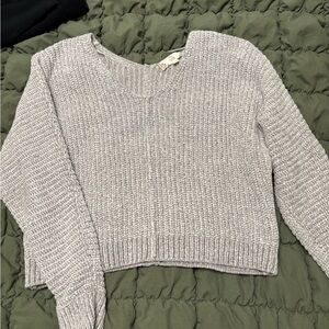 Cozy V-Neck Cropped Women’s Sweater - Light Gray
